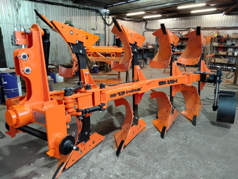 Плуг навесной оборотный 3/35+1 купить в Рязани – «БДН-АгроКубань»