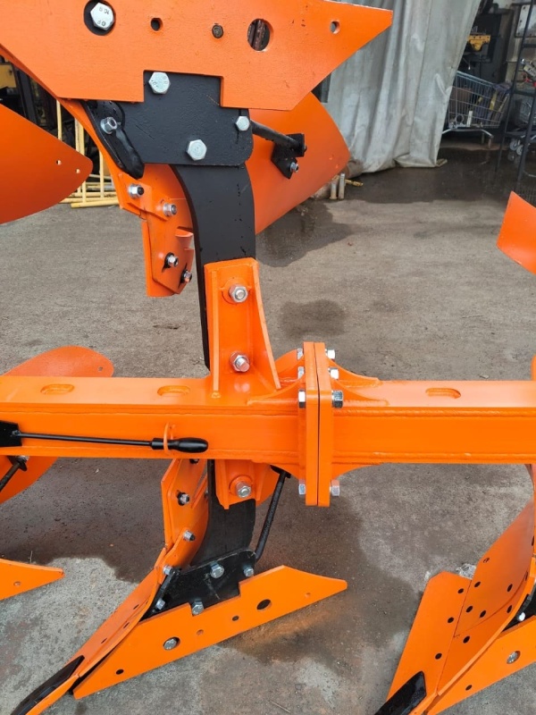 Плуг навесной оборотный 3/35+1 купить в Рязани – «БДН-АгроКубань», 7