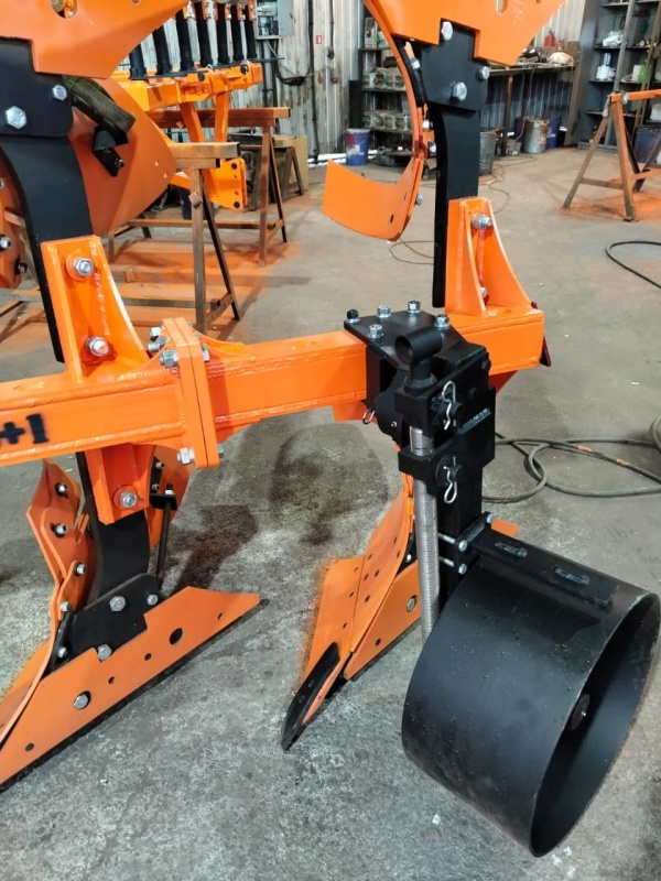 Плуг навесной оборотный 3/35+1 купить в Рязани – «БДН-АгроКубань», 9