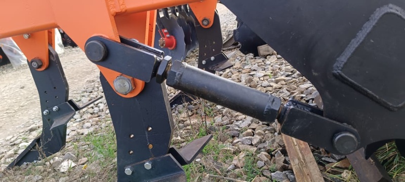 Плуг чизельный ПЧН 1,6 с планчатым катком купить в Рязани – «БДН-АгроКубань», 3