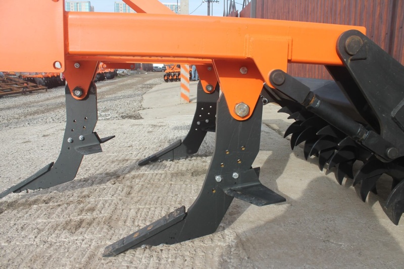 Плуг чизельный ПЧН-1,6 с зубчатым катком купить в Рязани – «БДН-АгроКубань», 11