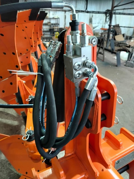 Плуг навесной оборотный 3/35+1 купить в Рязани – «БДН-АгроКубань», 3