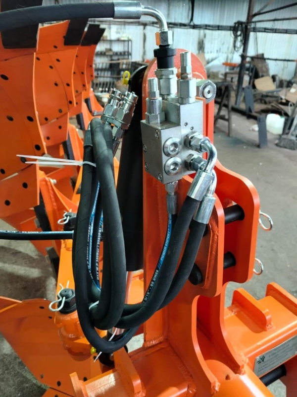 Плуг навесной оборотный 3/35+1 купить в Рязани – «БДН-АгроКубань», 3